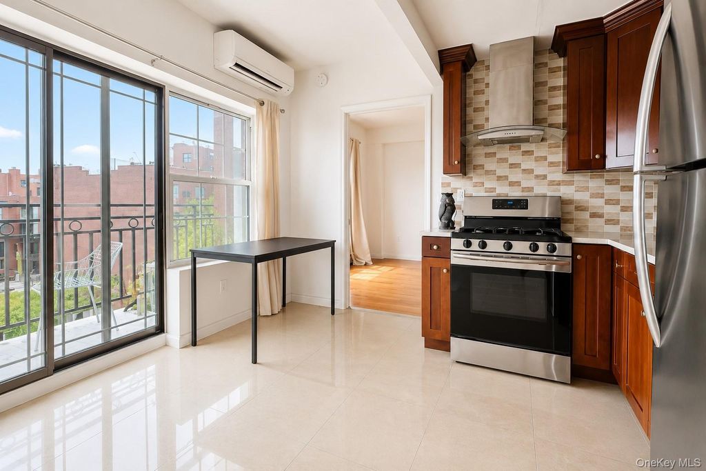 7166 Parsons Boulevard 6C, Flushing, NY 11365 — photo 3