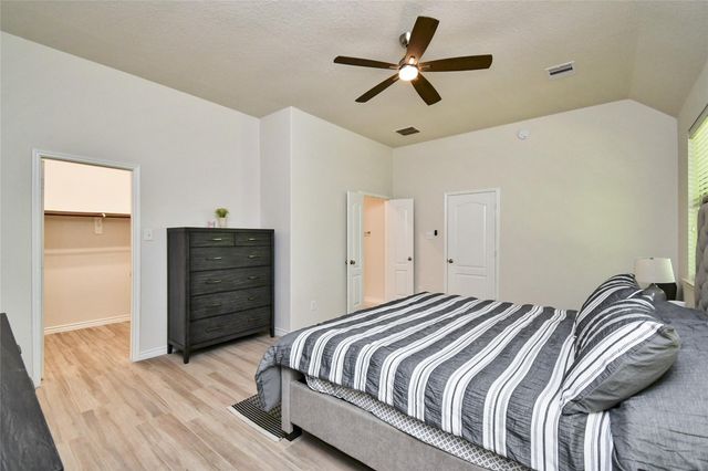 22 Wood Drake Place, Tomball, TX 77375