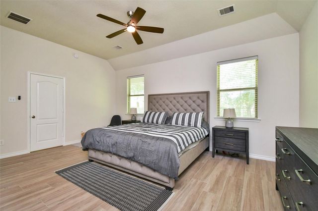 22 Wood Drake Place, Tomball, TX 77375