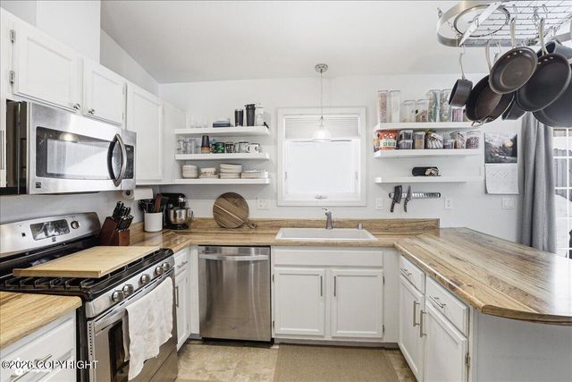 12533 Crested Butte Drive, Eagle River, AK 99577