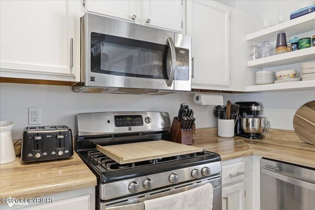 12533 Crested Butte Drive, Eagle River, AK 99577