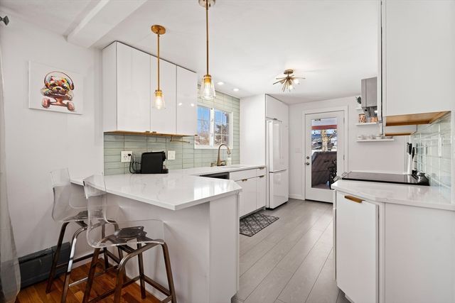 77 W Albert St, Lowell, MA 01851