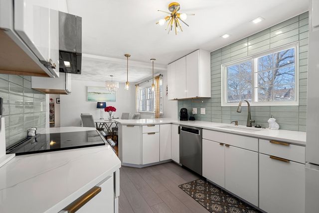 77 W Albert St, Lowell, MA 01851