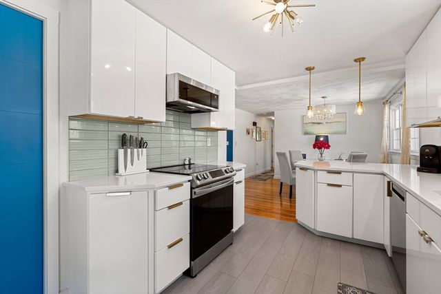 77 W Albert St, Lowell, MA 01851