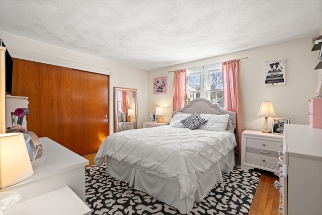 77 W Albert St, Lowell, MA 01851
