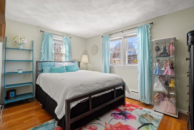 77 W Albert St, Lowell, MA 01851