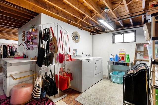 77 W Albert St, Lowell, MA 01851