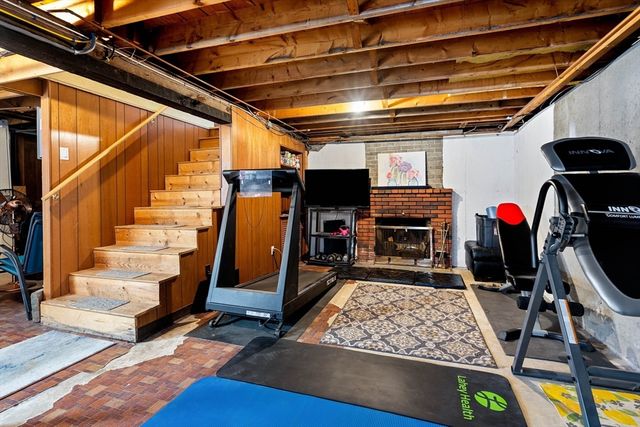 77 W Albert St, Lowell, MA 01851