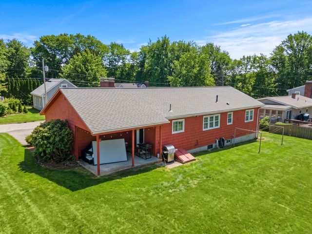 77 W Albert St, Lowell, MA 01851