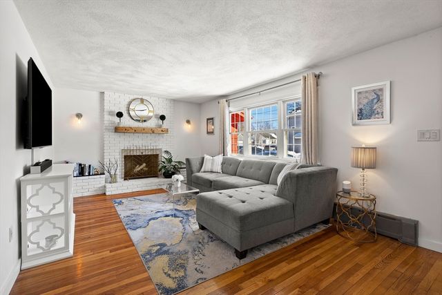 77 W Albert St, Lowell, MA 01851