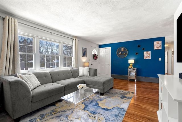 77 W Albert St, Lowell, MA 01851