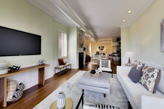1016 W Madison Street 4S, Chicago, IL 60607