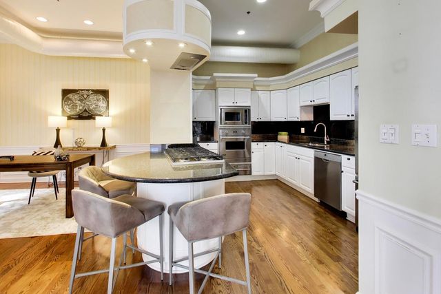 1016 W Madison Street 4S, Chicago, IL 60607