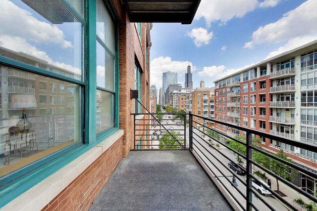 1016 W Madison Street 4S, Chicago, IL 60607