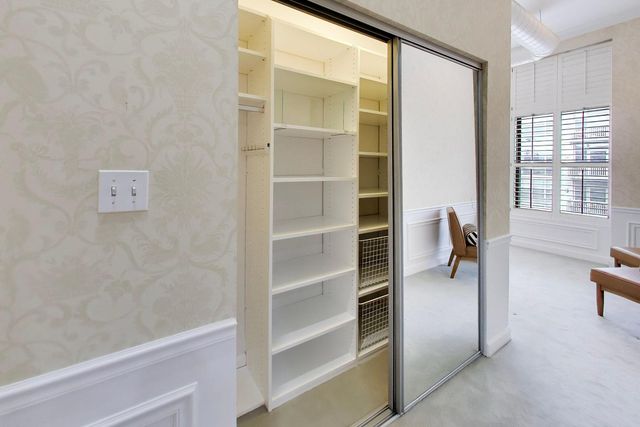 1016 W Madison Street 4S, Chicago, IL 60607