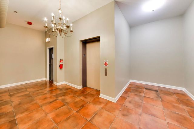 1016 W Madison Street 4S, Chicago, IL 60607