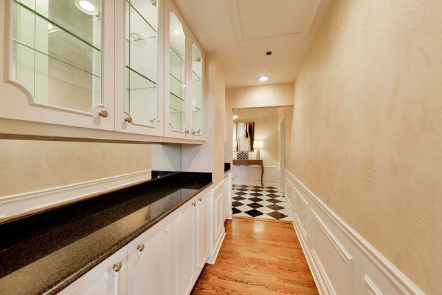 1016 W Madison Street 4S, Chicago, IL 60607