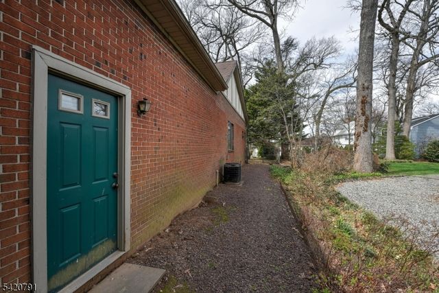 83 Whitford Ave, Nutley Twp., NJ 07110