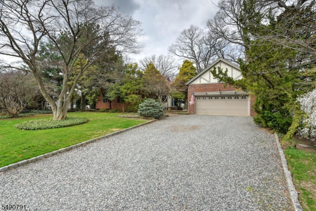 83 Whitford Ave, Nutley Twp., NJ 07110