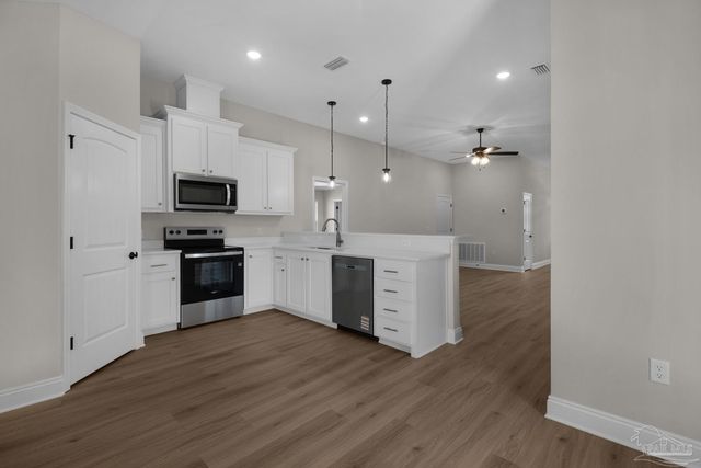 7961 Twin Lake Dr, Milton, FL 32583