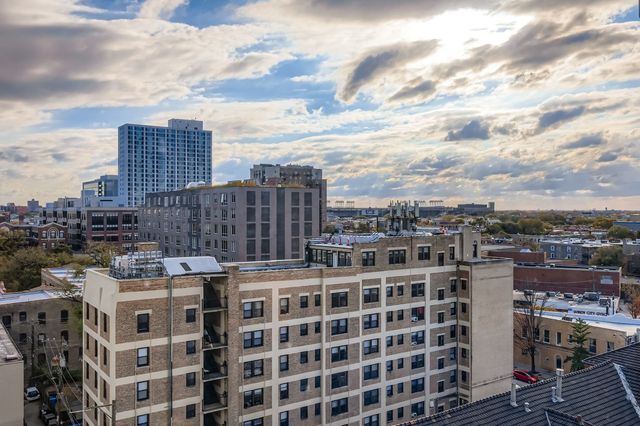 3930 N Pine Grove Avenue 1002, Chicago, IL 60613