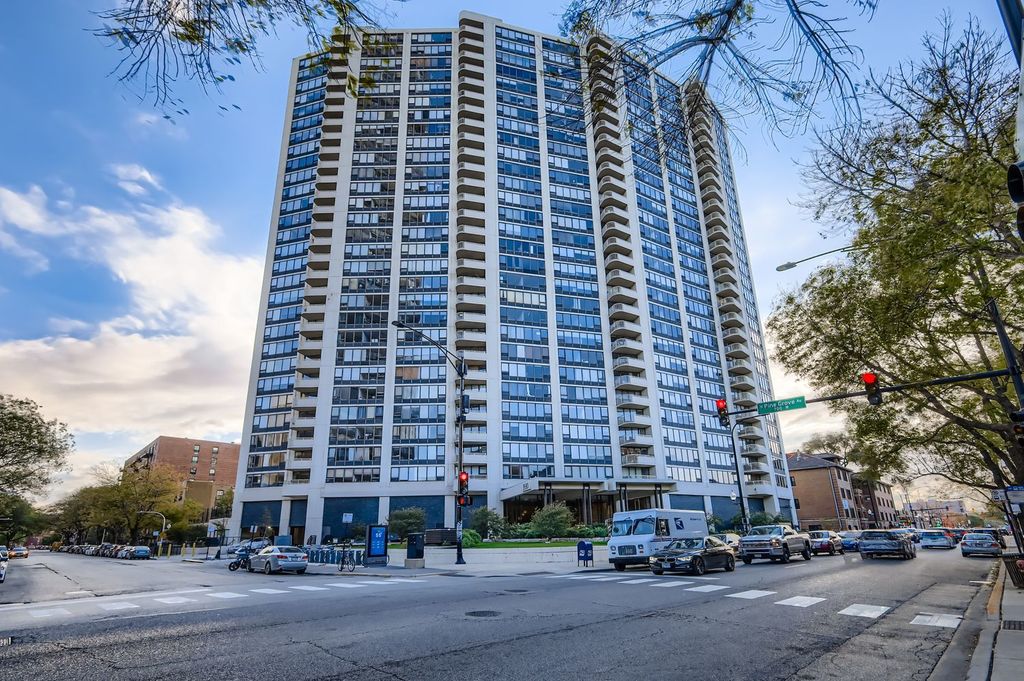 3930 N Pine Grove Avenue 1002, Chicago, IL 60613