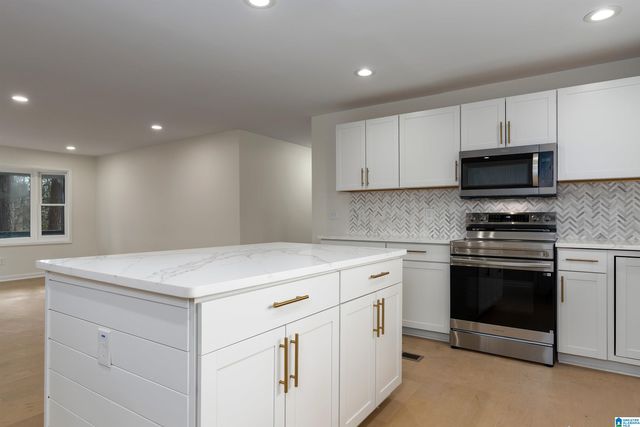 9151 N HIGHWAY 41 N, Birmingham, AL 35242