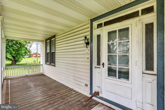 5694 HANOVER RD, Hanover, PA 17331