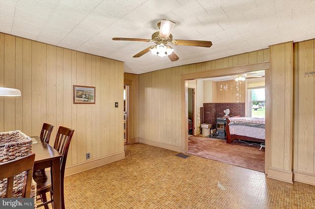 5694 HANOVER RD, Hanover, PA 17331