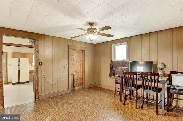 5694 HANOVER RD, Hanover, PA 17331