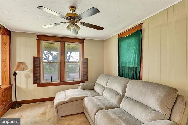 5694 HANOVER RD, Hanover, PA 17331