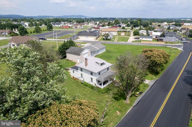 5694 HANOVER RD, Hanover, PA 17331