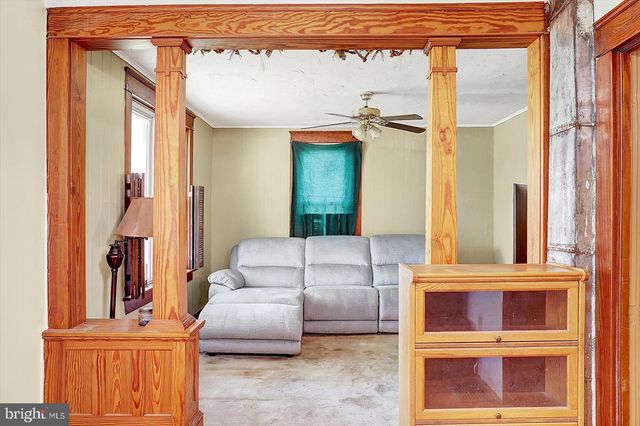 5694 HANOVER RD, Hanover, PA 17331