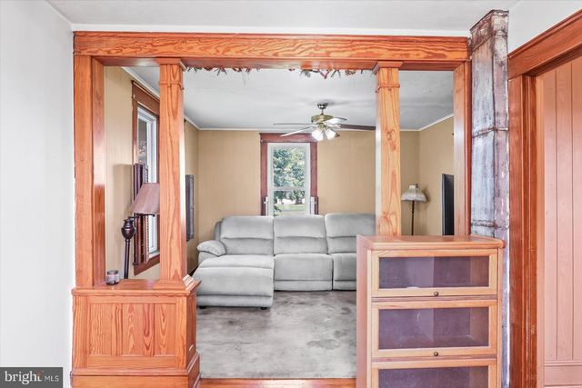 5694 HANOVER RD, Hanover, PA 17331