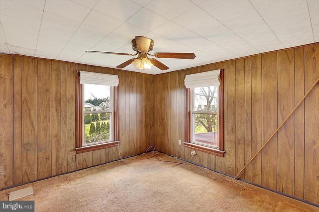 5694 HANOVER RD, Hanover, PA 17331