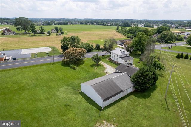 5694 HANOVER RD, Hanover, PA 17331