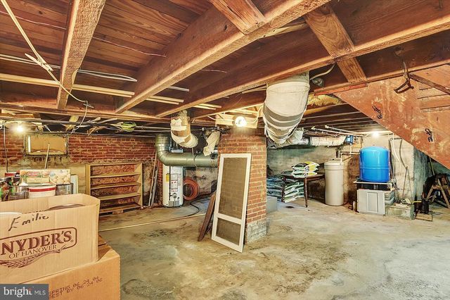 5694 HANOVER RD, Hanover, PA 17331