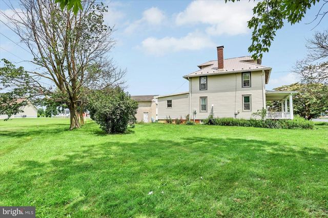 5694 HANOVER RD, Hanover, PA 17331