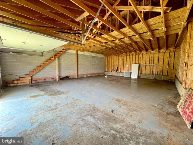 5694 HANOVER RD, Hanover, PA 17331