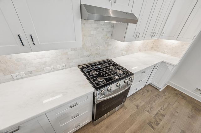 5309 Eigel Street, Houston, TX 77007