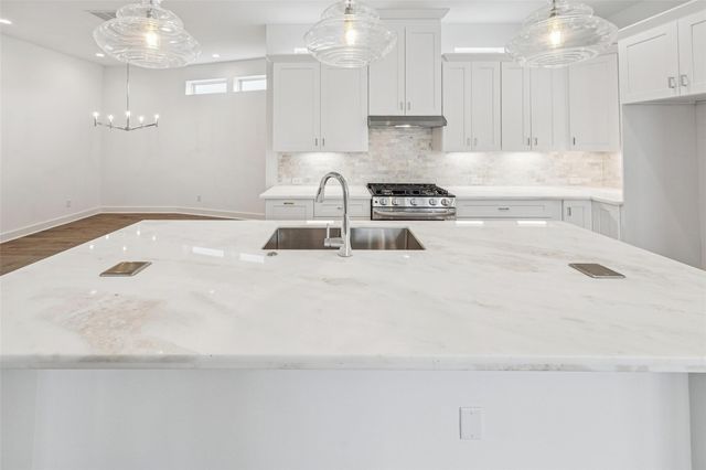 5309 Eigel Street, Houston, TX 77007