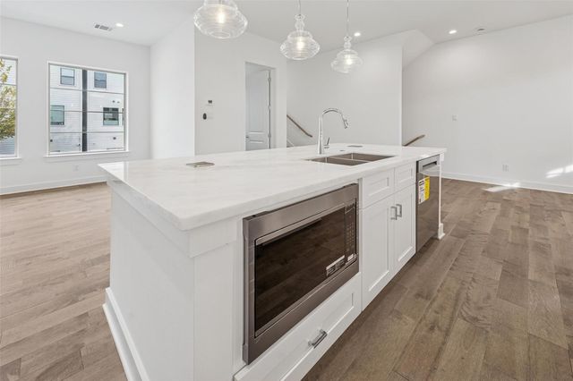 5309 Eigel Street, Houston, TX 77007