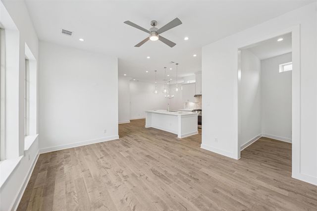 5309 Eigel Street, Houston, TX 77007