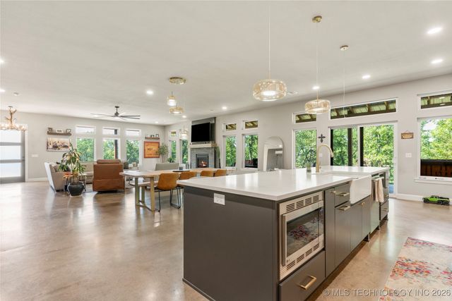 8562 Adams Creek Road, Beggs, OK 74421