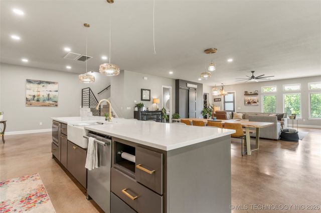 8562 Adams Creek Road, Beggs, OK 74421