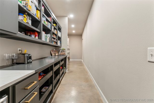 8562 Adams Creek Road, Beggs, OK 74421