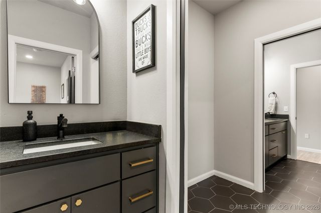 8562 Adams Creek Road, Beggs, OK 74421