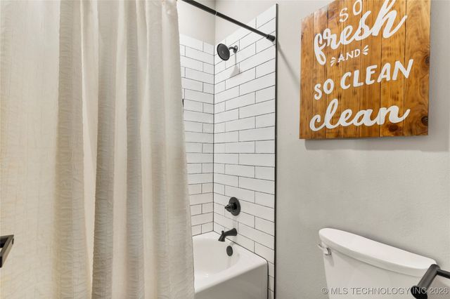 8562 Adams Creek Road, Beggs, OK 74421