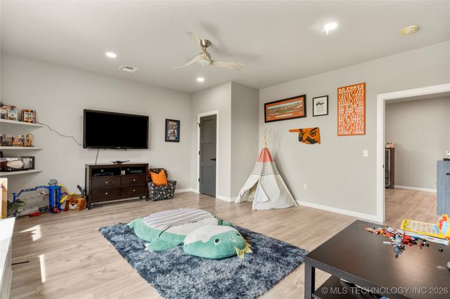 8562 Adams Creek Road, Beggs, OK 74421