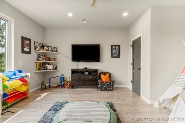 8562 Adams Creek Road, Beggs, OK 74421